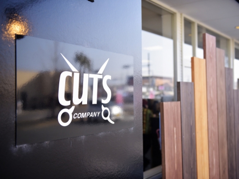 Cuts Company 兵庫店 カッツカンパニー Cuts Companyは佐賀 福岡を中心に8店舗を展開しているヘアサロンです